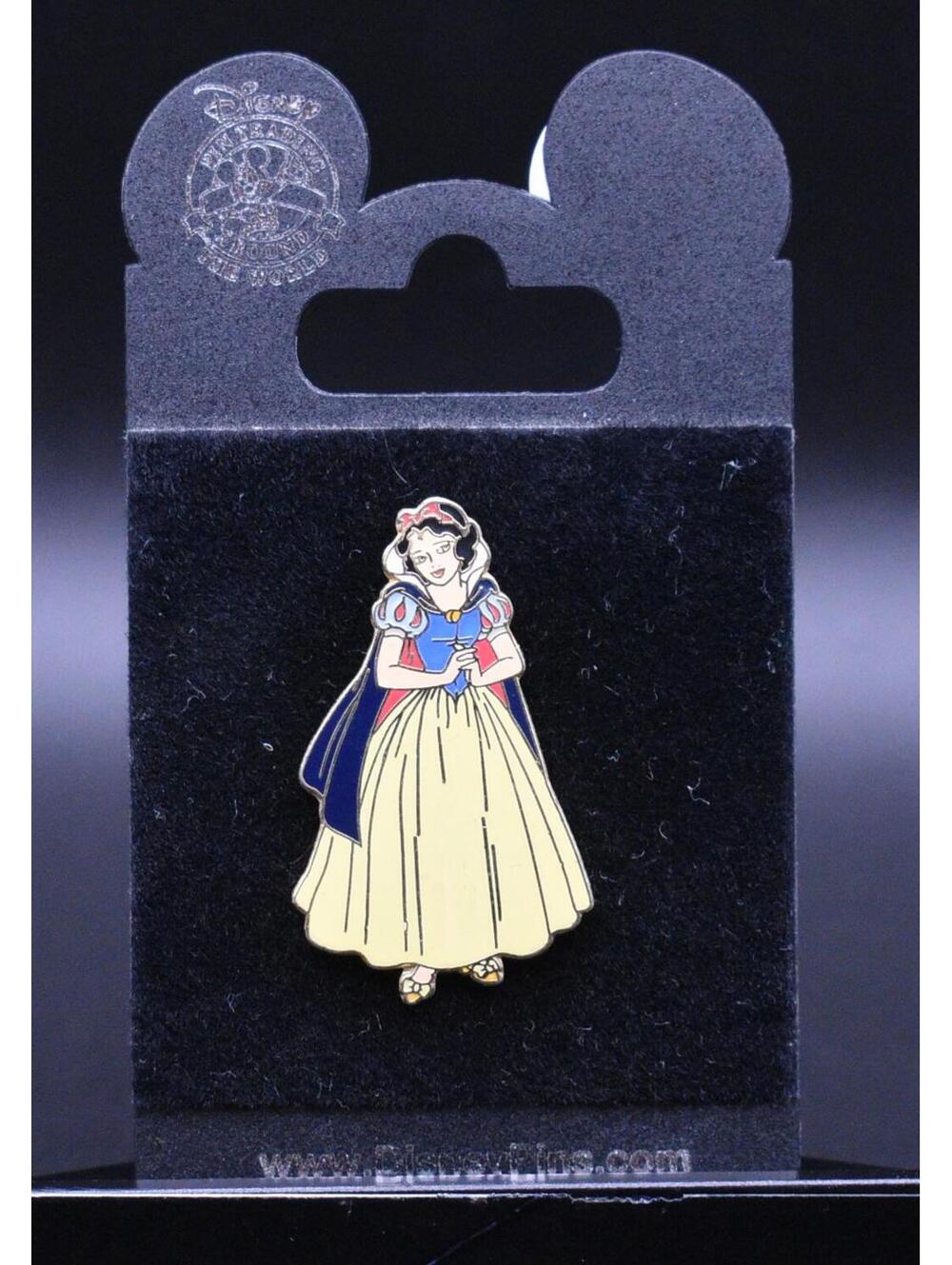 Disney DLR Snow White Standing in Black Cape Pin (C6)